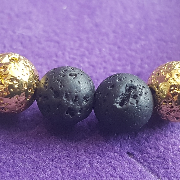 Lava bead bracelet - Picture 3 of 4